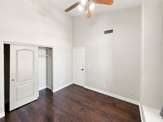Building Photo - 4 Bedroom Home in the Heart of Ahwatukee for Rent