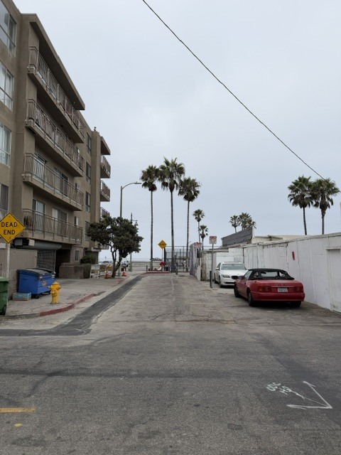 Steps from the beach - 11 20th Ave