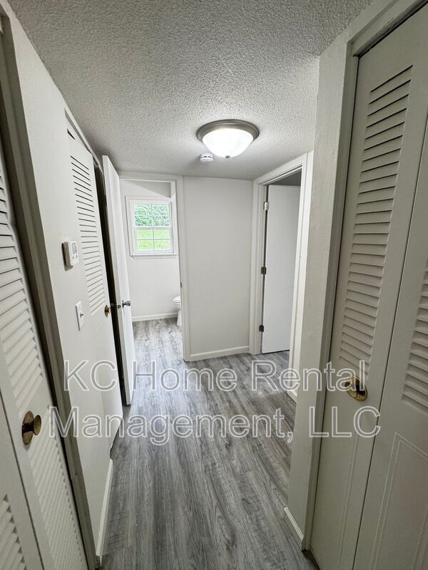 Building Photo - 8620 Countryshire Ln