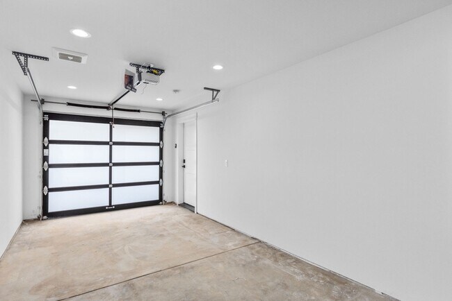 Building Photo - 117 NW 112th St
