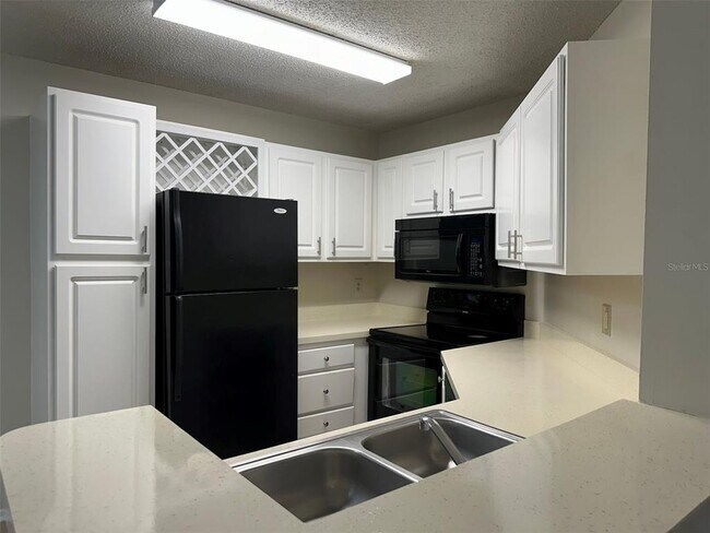 Building Photo - 718 Sugar Bay Way