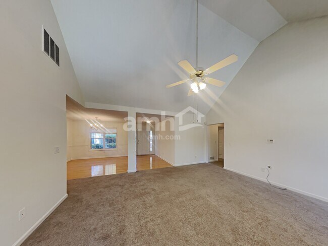 Building Photo - 3212 Grandiflora Pl