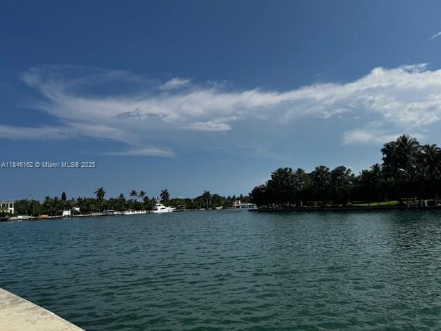 Building Photo - 9100 W Bay Harbor Dr
