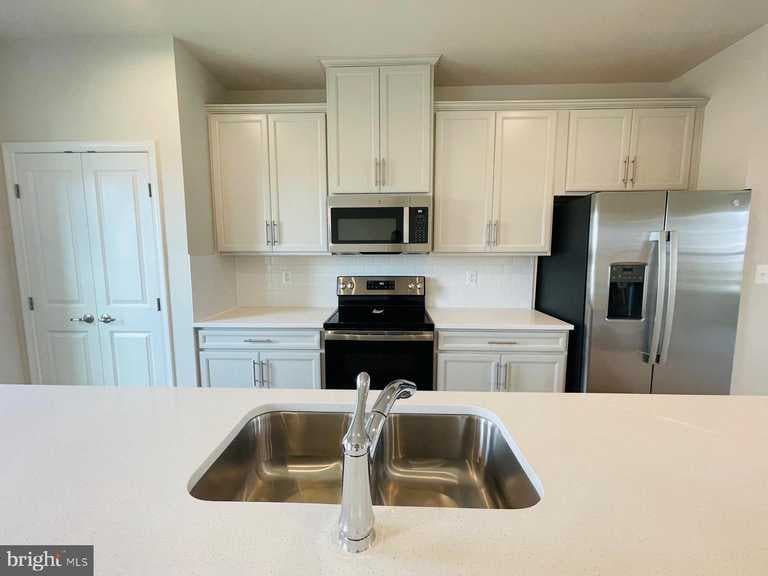 Building Photo - 4550 Chase Ln