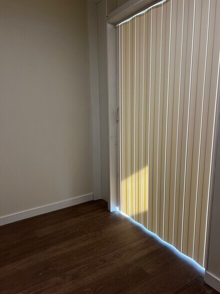 Building Photo - 636 E 87th St