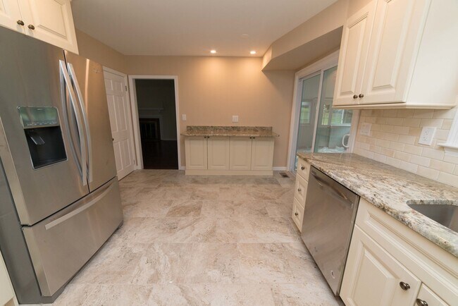 Building Photo - 440 Cricket Ln
