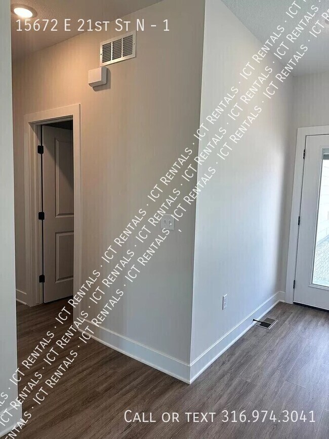 Building Photo - 15672 E 21st St N