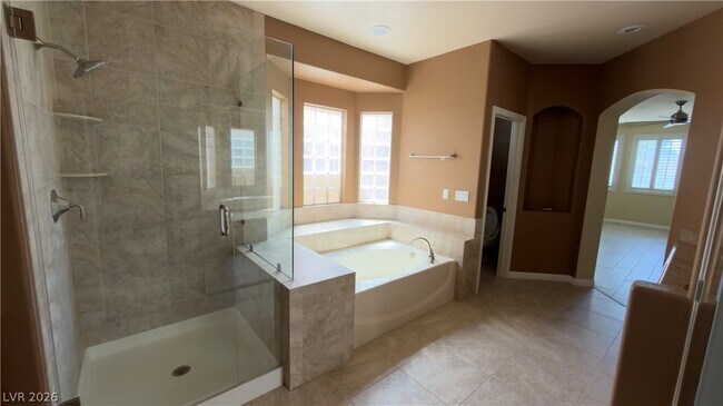 Building Photo - 10619 Sunwind Ave
