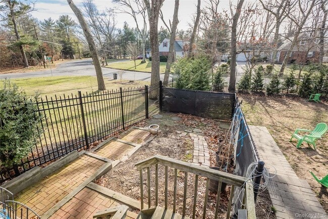 Building Photo - 36 Vine Ln