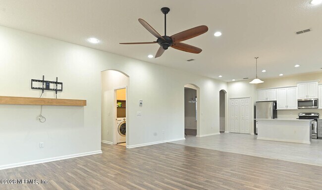 Building Photo - 491 Candlebark Dr