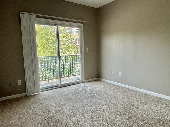 Building Photo - 1054 Reserve Way