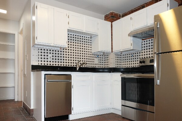 Building Photo - 155 Broadway