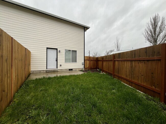 Building Photo - JDD2413