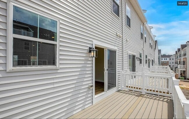 Building Photo - 5 E Front St