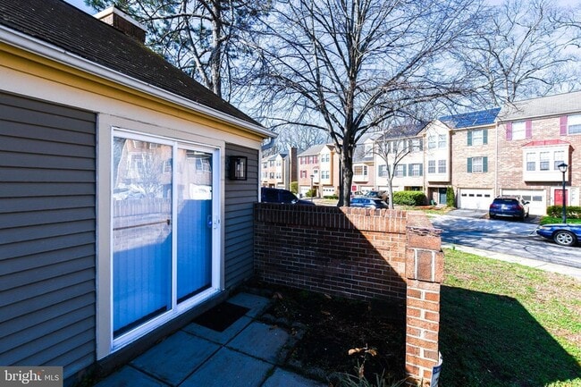 Building Photo - 4624 Governor Kent Ct