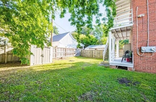 Building Photo - 214 Lucile Ave