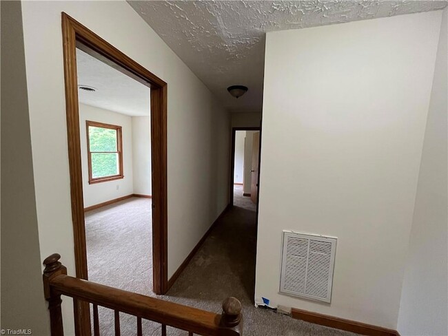 Building Photo - 417 Buena Vista Dr