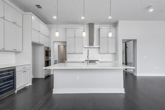 Building Photo - 4213 Elevator Dr