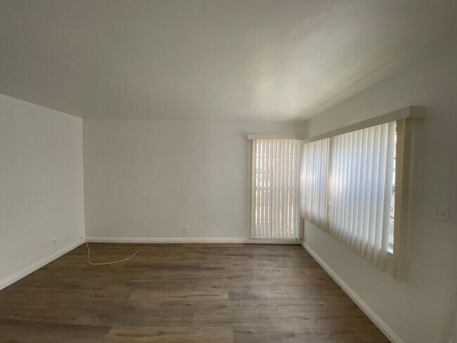 Building Photo - 4080-4084 Leimert Blvd (On sale)