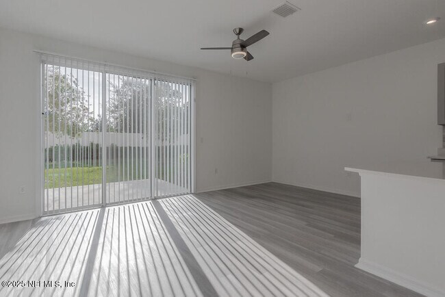 Building Photo - 13114 Annie’s Walk Dr