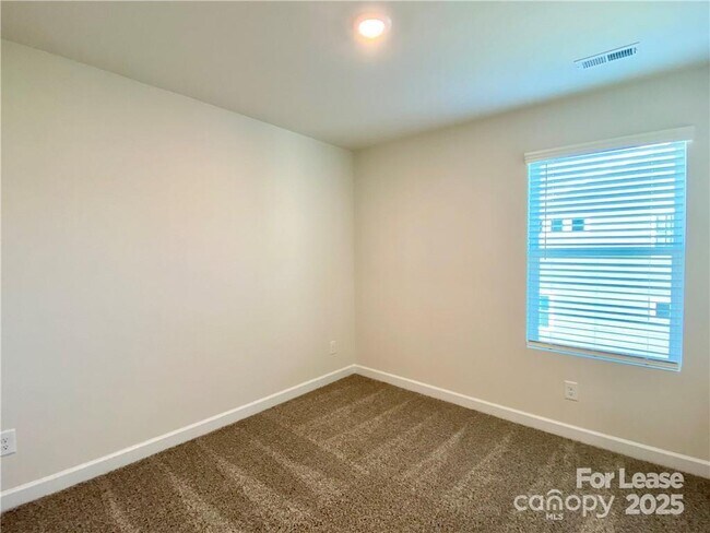 Building Photo - 2511 Arbor Loop Dr