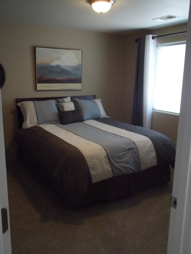 Building Photo - NIce Home