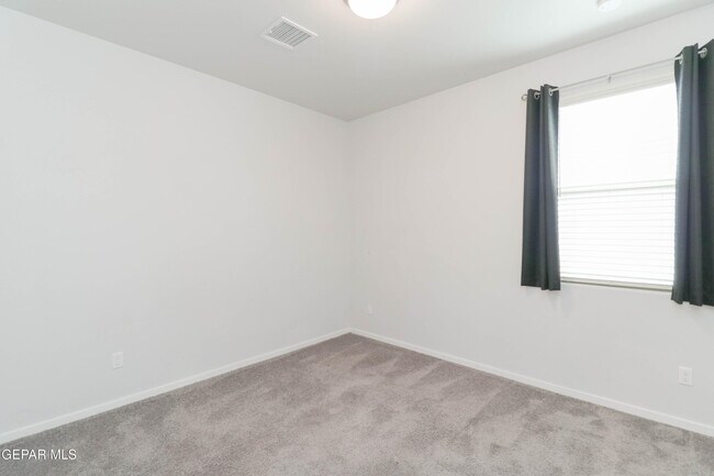 Building Photo - 12832 Haxby St