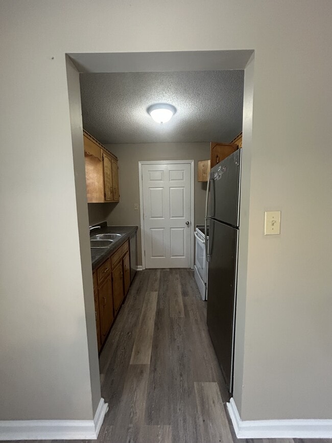 Building Photo - 2070 Carneal Ln