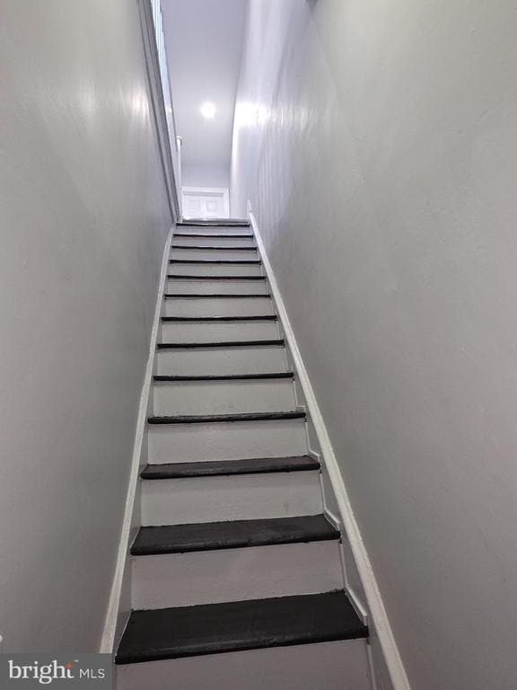 Building Photo - 5354 Woodland Ave