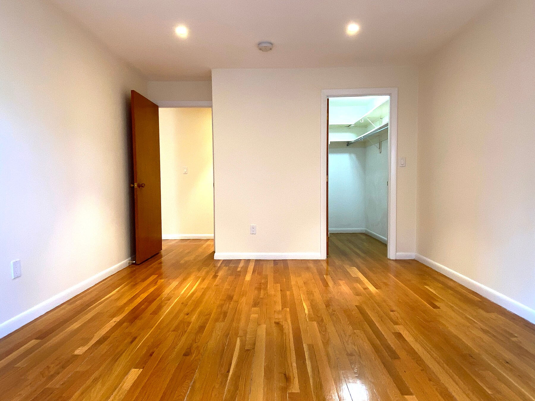 Building Photo - 40 Williams St