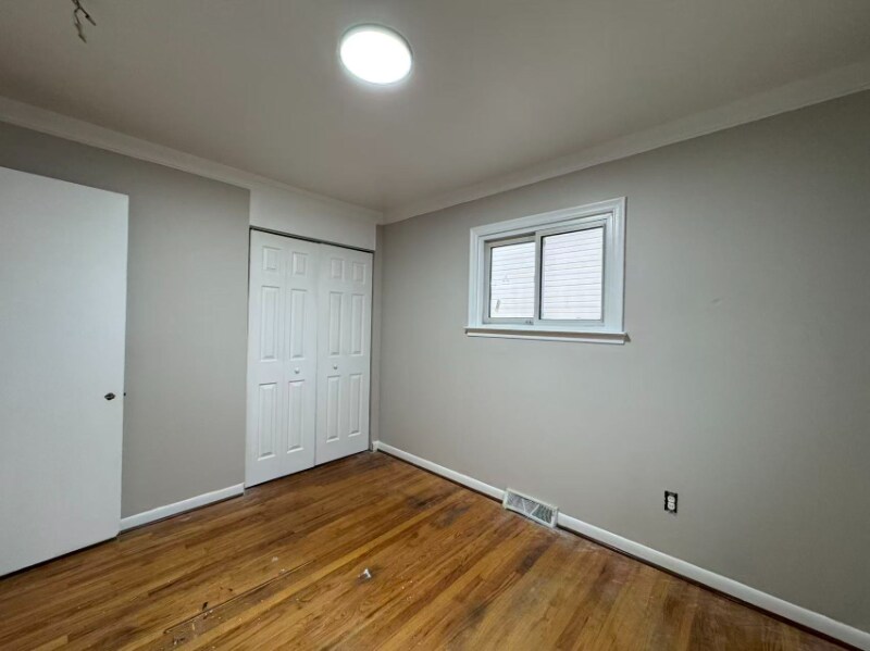 Building Photo - 1202 E George Ave