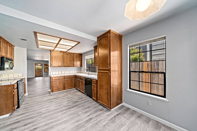 Building Photo - 7456 Santa Susana Way