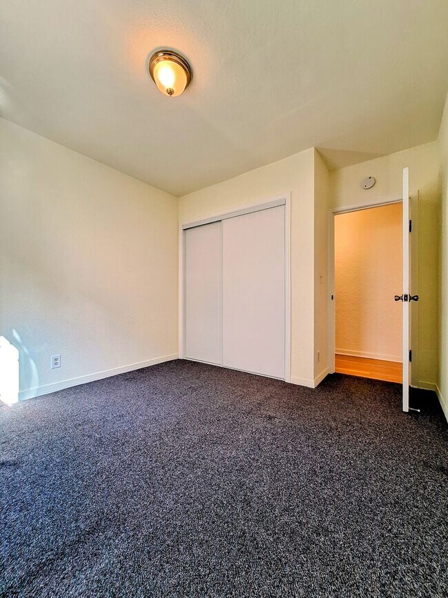 Building Photo - N11T88-90