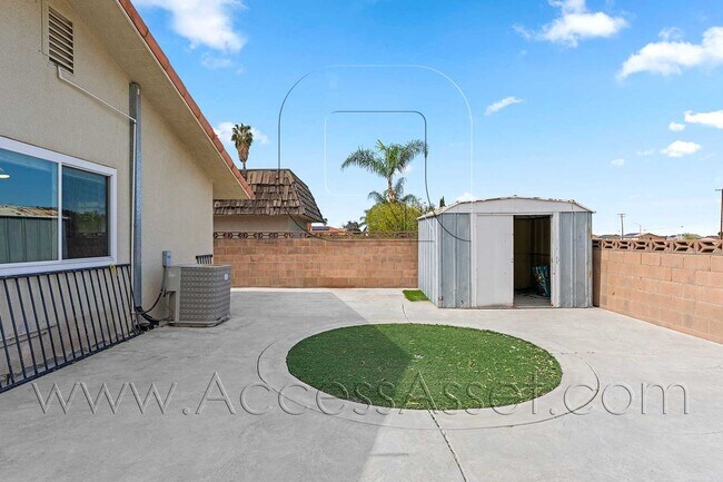 Building Photo - Beautiful 3BR/2BA Home In Hemet With Lush Backyard & Fruit Trees!