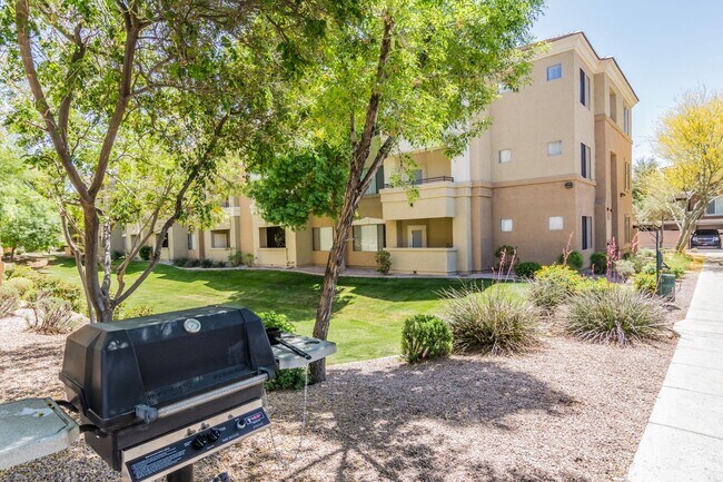 Building Photo - Condo in Union Hills