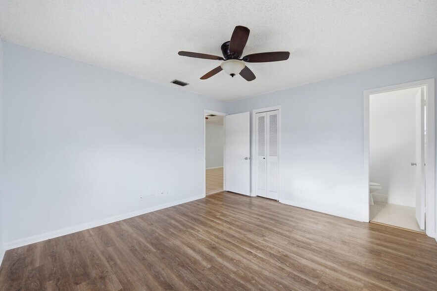 Building Photo - 410 W Palm St