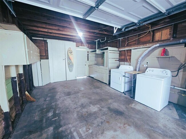 Building Photo - 118 Pompano Ave