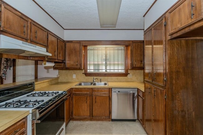 Building Photo - 475 Marceline Blvd