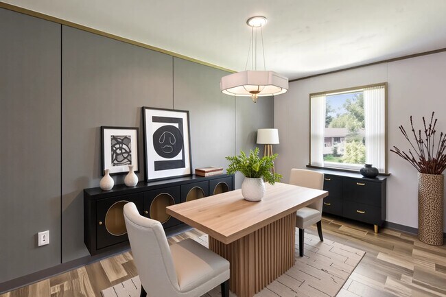 Building Photo - 1721 Main St