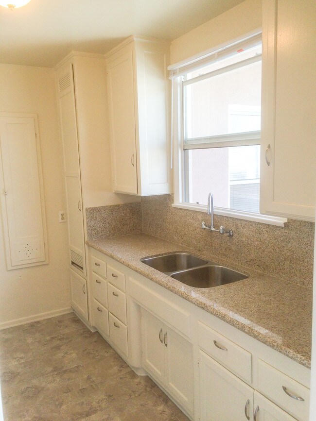 Building Photo - FABULOUS WESTCHESTER 1-BEDROOM APT. HOME