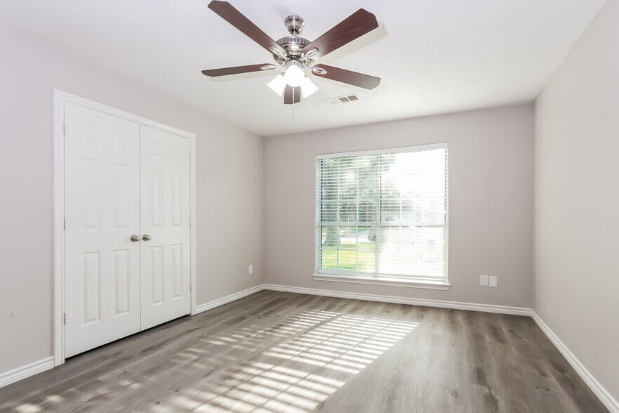 Building Photo - 3352 Jessica Ct