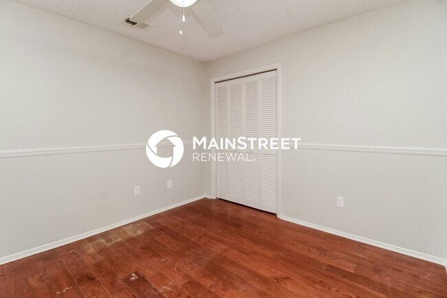 Building Photo - 3 Bedroom Pet-Friendly Home in APOPKA, FL with Main Street Renewal