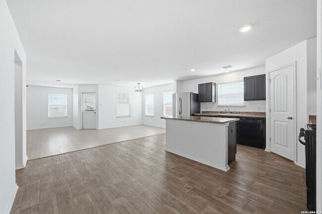 Building Photo - 6418 Dynamic Sound