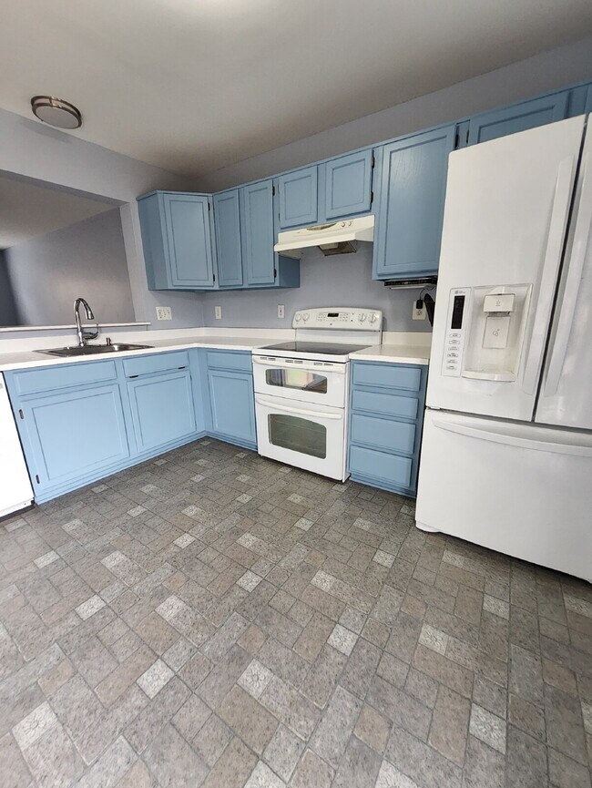 Building Photo - 783 General Wallace Ct