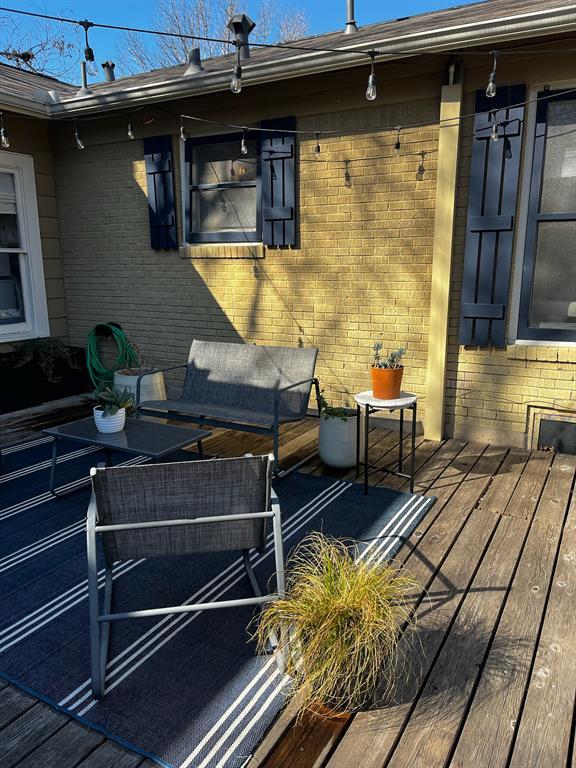 Building Photo - 2211 1/2 Pasadena Dr