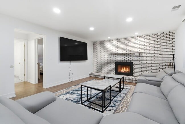 Building Photo - 14433 Mallard Dr