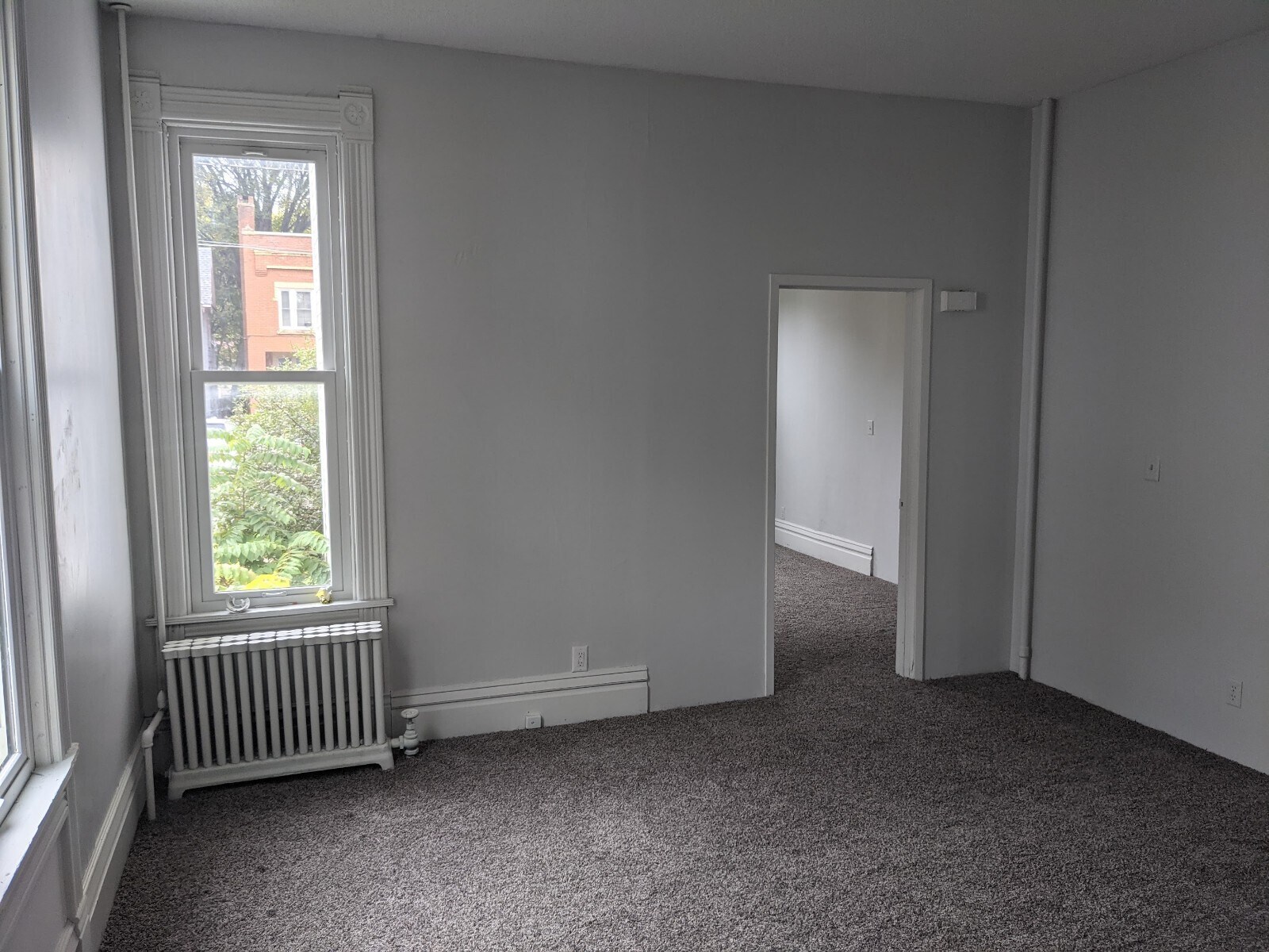 Living room - 320 E Hickory St