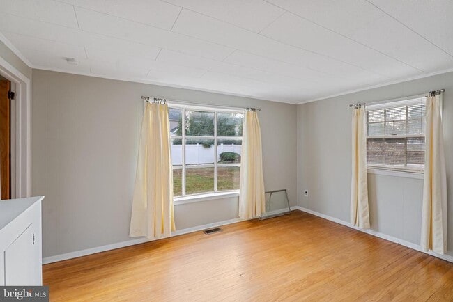 Building Photo - 1206 Sylvan Dr