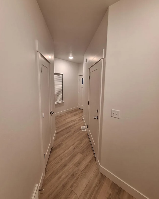 Building Photo - 4 bedroom/2.5 bathroom Townhome in Eagle Mountain