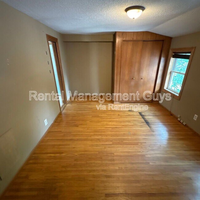 Building Photo - 1408 Washington St NE